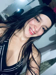 linda_skinny Public Pic 3