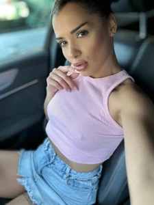 NaughtyChloe kullanıcısının The Way You Undress Me albümü -  5 fotoğraf