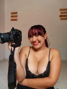 Blushing_Katy cute and smile Pic 4