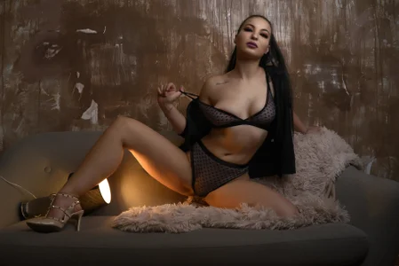 TahiraWagner Public Pic 6