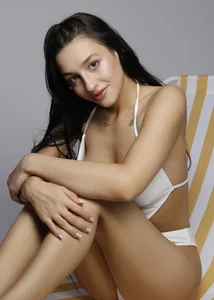 ElaraVixenのblush 😚の 5枚の写真