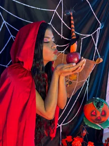 AishaCambell_ This is Halloween Foto