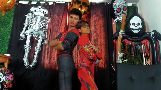 spicy_adonhisBetween webs and fire… caught in desire图片 3