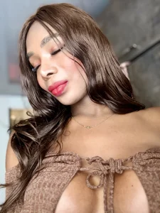 Valeria_Thompson1 Public Pic 2