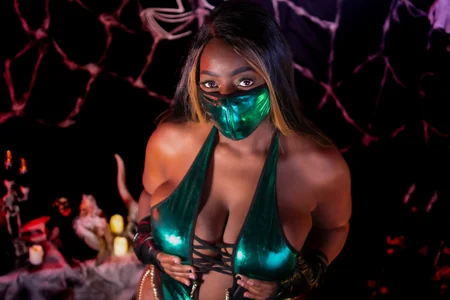 KayaBrown HALLOWEEN JADE👻 Foto 3