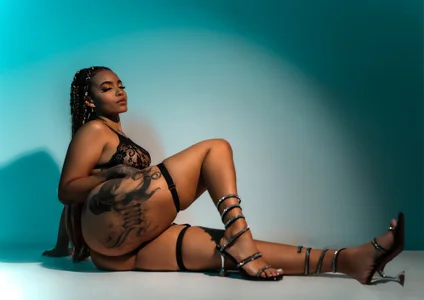 SarahLynn7 SKYN BRUNETTE Foto