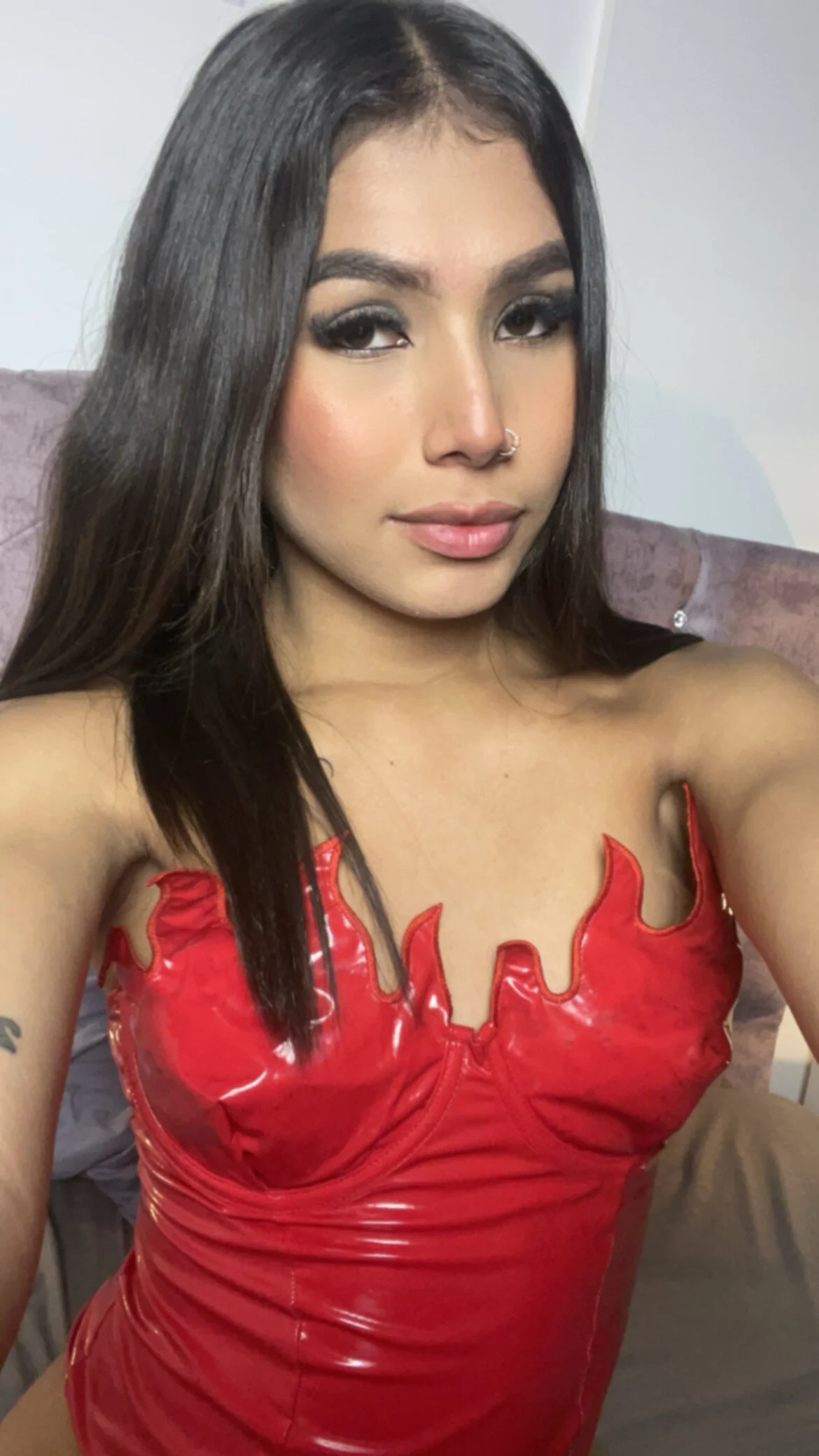 Foto  4834 de Ruby_Rouge_ – em alta