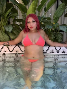 Violet_horny05 POOL 💦 Pic 5