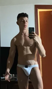 zoneboys MIKE RAMONI Pic