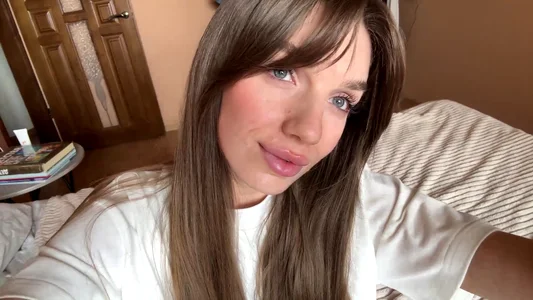 ArtieThoman love me  9টি ছবি