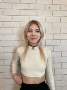 Blondy_Fina Public Pic 3