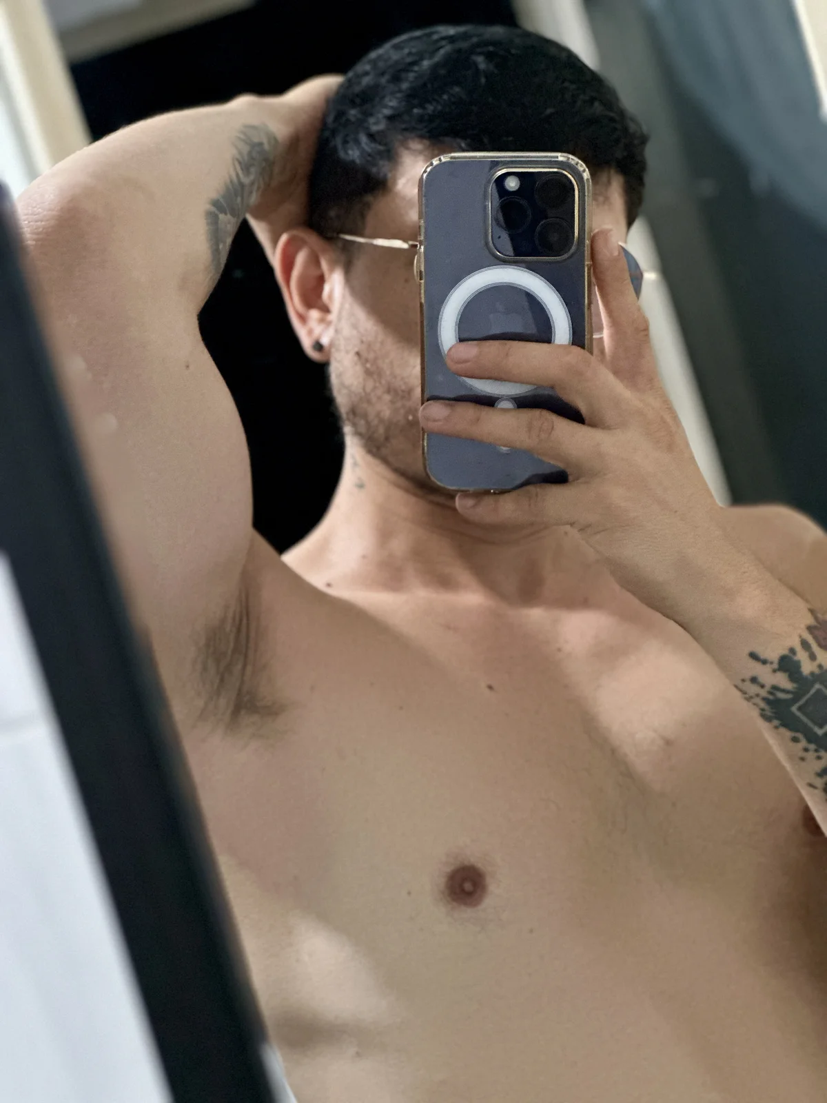 صور andrewlopezz الرائجة  6981
