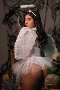 AlessiaVallmont I will be your halloween angel 🥰 Immagine  7