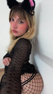 Que te parece esta rubia? de blonde_roxy  8 Imagens