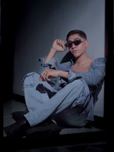 Pose Pose Pose 🫦 od AxelBlaze_  3 snímek