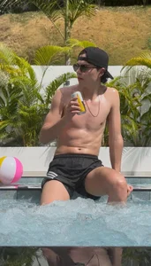 Mastrangelo_xxx kullanıcısının YEAH albümü -  2 fotoğraf