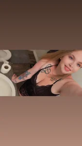 AllieRose94 Public Pic