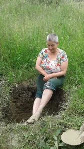 ExquisiteMature Digging an outhouse pit Poză 8