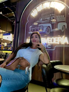 Sarah_Stone_ Good night dinner Pic 3