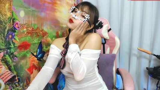 Julie_nguyen Candy in live Billede 4