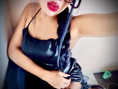 Do you like Nairobi's lips? de nairobbits  Imagens