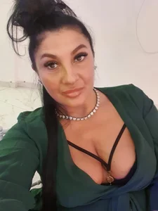 VelvetRose9 Public Foto 7