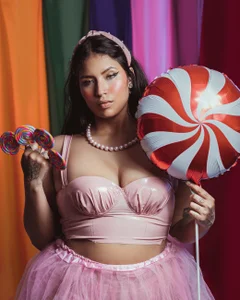 Sasha_Larsen Candy Pic 6