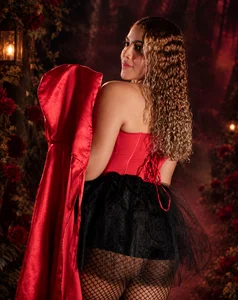 LunaAnd A mischievous Little Red Riding Hood 🕷️🎃🐈‍⬛♥️ slika 3