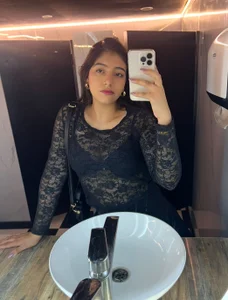 Sexy_mia_outdoors Public Pic 2