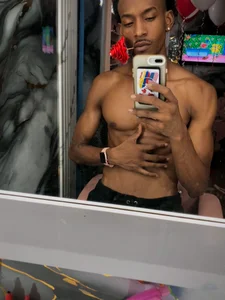 Kiing_afroditho Public Pic