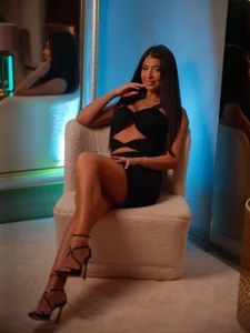 Your fav brunette od MissMeganMoon  4 snímek