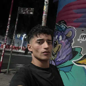 LatinBoy10 Public Billede