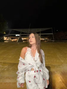 LindsayBlackshire Public Immagine  3