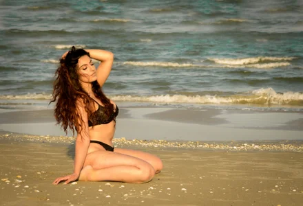 VallerieJones Ocean breeze, sultry vibes Immagine  2