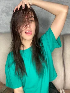 MarcelinaMei cutie in green Pic 4