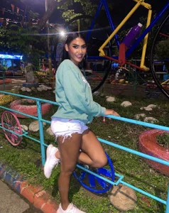 cristinamontiel Public Bilde 2