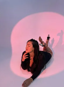 BelllaStone Public Bilde 3