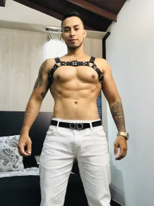 Brandonflex: it's me ( 9 фото)