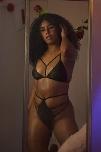 Amara_Blakee Public Bilde