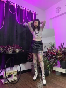 ELENA_UMBRAのlilaの 2枚の写真