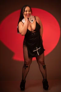 ThaliaBrookss_ sexy saint girl Immagine  5