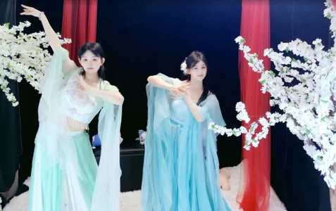 Banana-Milk69 Public Gambar 7