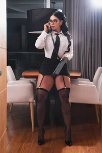 Charlottee_Harriz_ curious and sweet slika 3