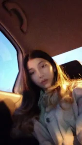 Lola_Ried Public Pic 2