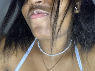 👀