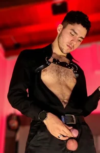 LiamNovakのBDSMの枚の写真