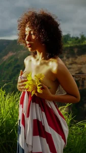 OSHUN_ Let's celebrate freedom, doing what we like 💓💙 Immagine 