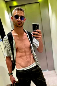 Zdjęcia Zeefy Public:  2