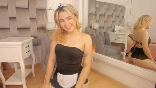 Sara__Williams The maid who can clean everything for you Pic 5