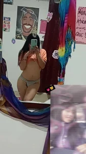 Posing for the camera 📸🙈 od Lola_lopezx  3 snímek